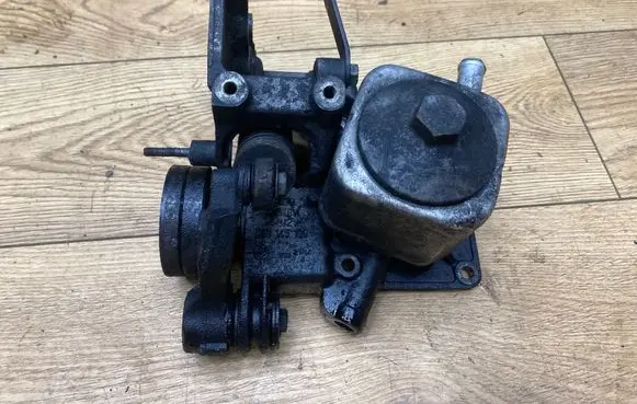 Audi A6 Allroad C5 Power steering pump mounting bracket 059145169