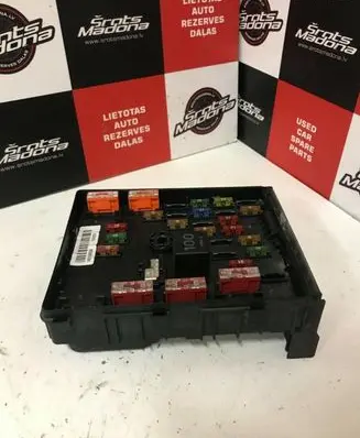 Volkswagen PASSAT B6 Fuse module 3C0937125