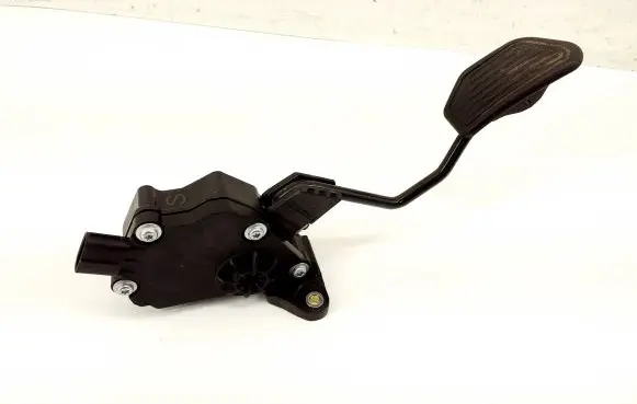 Toyota RAV 4 (XA40) Accelerator throttle pedal 7811042050 7811142030