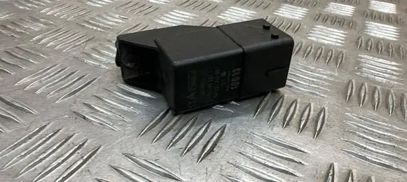 Peugeot 508 RXH Glow plug pre-heat relay 9802424080