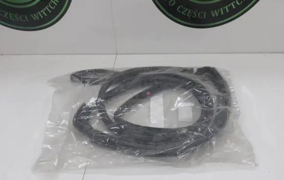 Nissan Note (E12) Front door rubber seal 82831-3VV0A