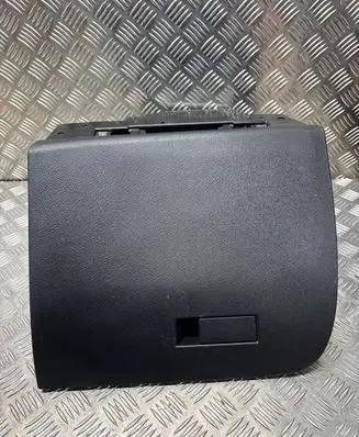 Glove box