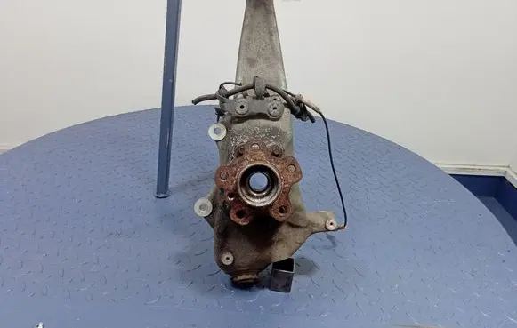 BMW 7 G11 G12 Front wheel hub spindle knuckle