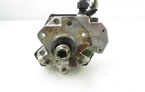 KIA Sorento Fuel injection high pressure pump 331004A010 0445010101 0928400575