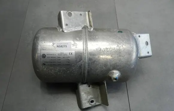 Volkswagen Phaeton Air suspension tank/reservoir 3W0616201A N58275 15158000382