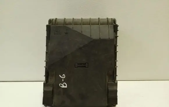Volkswagen PASSAT B6 Fuse box cover 1K0937132F