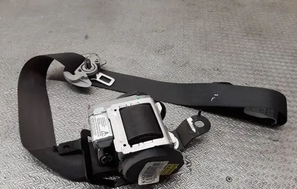 KIA Sportage Front seatbelt 615218300A