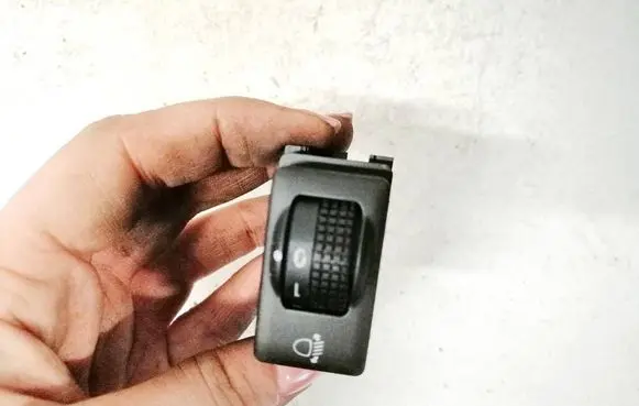 Nissan Note (E11) Headlight level height control switch 251909u00a