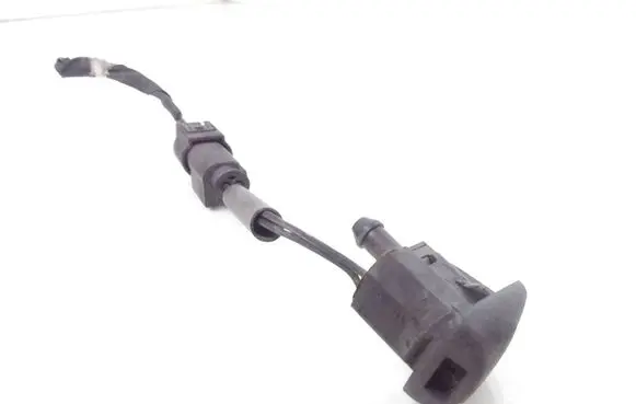Windshield washer spray nozzle