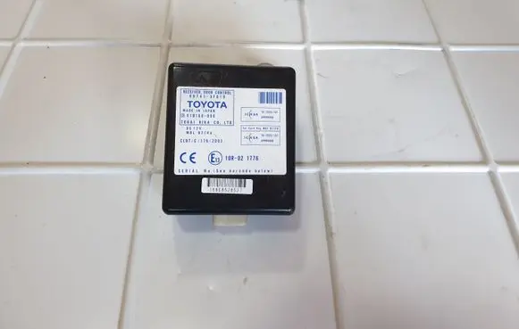 Toyota Corolla Verso AR10 Door control unit/module 897410F010 61B168000