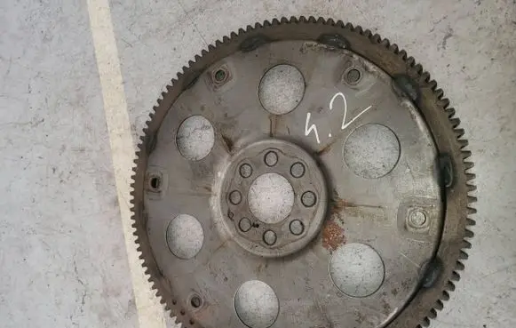 Toyota Land Cruiser (FJ80) Flywheel