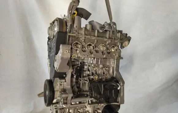 Volkswagen Jetta VI Engine CNL 04E103011AT 04E103023BA