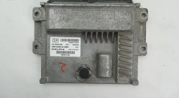 Peugeot Expert Engine control unit/module 9820610180