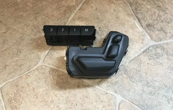 Mercedes-Benz E W212 Seat control switch A2129059700