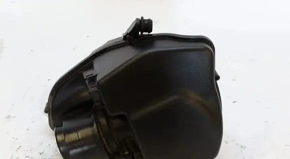 Opel Astra K Air filter box cover 39030323