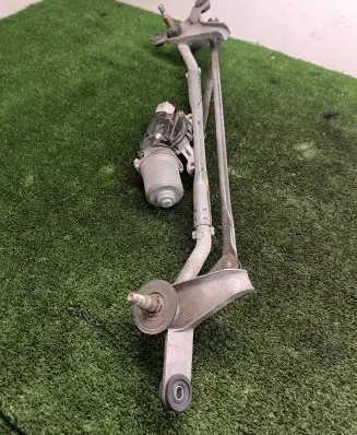 Land Rover Discovery 5 Front wiper linkage and motor AV1590606361