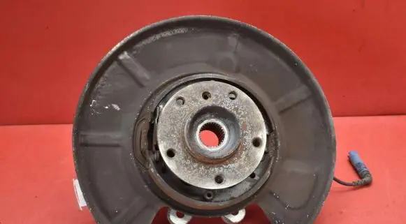 BMW 6 E63 E64 Front wheel hub spindle knuckle