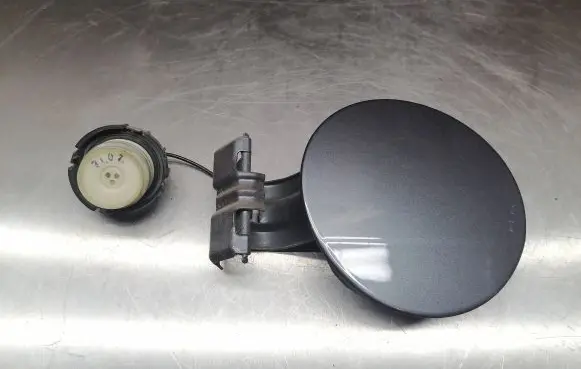 Mitsubishi Lancer X Fuel tank cap