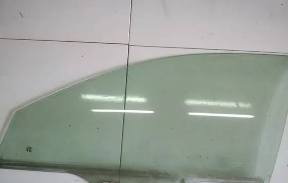 Honda Accord Front door window glass four-door AS2