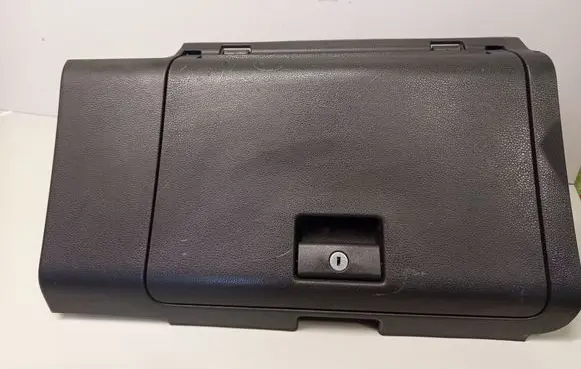 Isuzu D-Max Glove box 