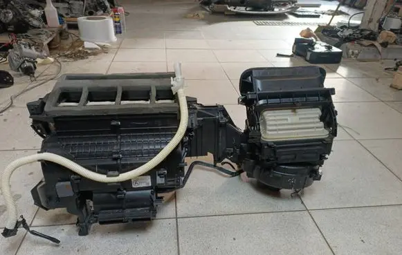 Subaru Legacy Interior heater climate box assembly 72100AL52A