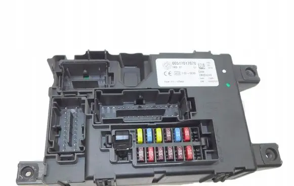 Fiat Grande Punto Fuse module 00517017070