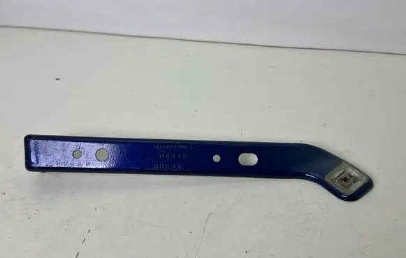 Ford Mustang VI Fender mounting bracket FR3B16C199BC