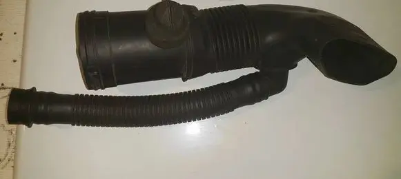 BMW 5 E39 Air intake duct part 2247004 13712247004