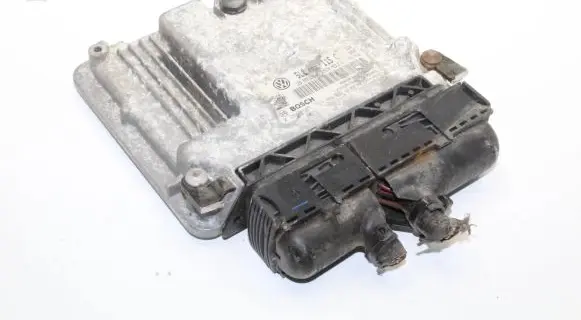 Volkswagen Golf IV Engine control unit/module 0261S05744 5L0907115C