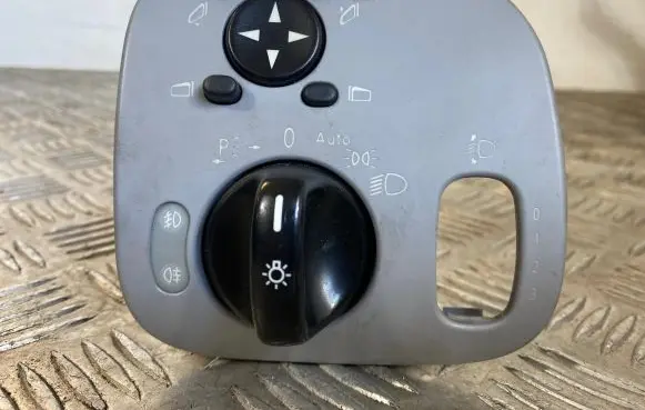 Mercedes-Benz C W203 Light switch A2035450404 04058506 2440657470