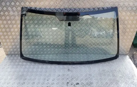 Suzuki Grand Vitara II Front windscreen/windshield window 