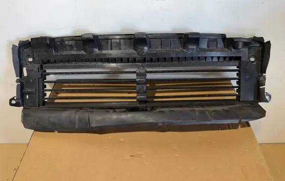 Volvo XC40 Intercooler air guide/duct channel 31655241