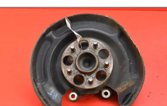 BMW 2 Active Tourer U06 Front wheel hub spindle knuckle