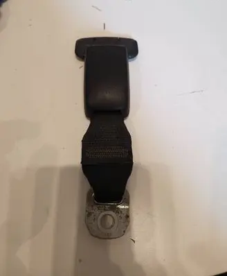 Peugeot 107 Rear seatbelt buckle E034501 B480