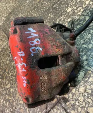 Volkswagen PASSAT B5.5 Front brake caliper