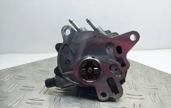 Volkswagen PASSAT B6 Vacuum pump 03G145209