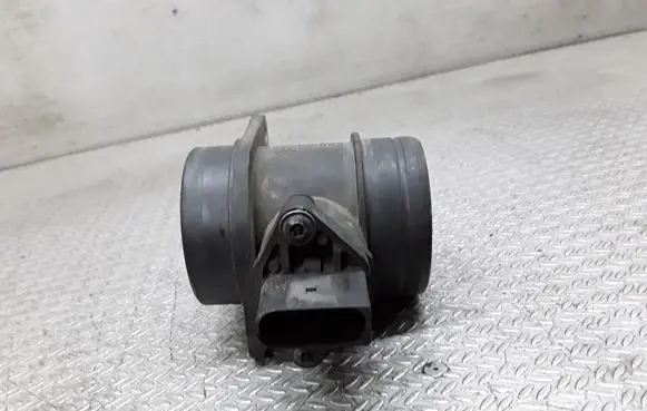 Volkswagen Golf IV Mass air flow meter 0280217121 06A906461