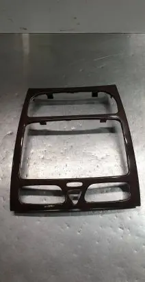 Mercedes-Benz C W203 Radio/GPS head unit trim 2036804639