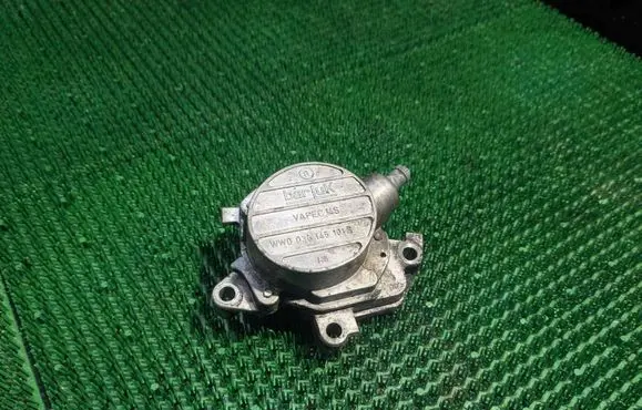 Volkswagen New Beetle Vacuum pump 038145101B