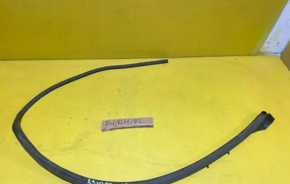 Peugeot 3008 I Rubber seal loading door window/glass 147KM