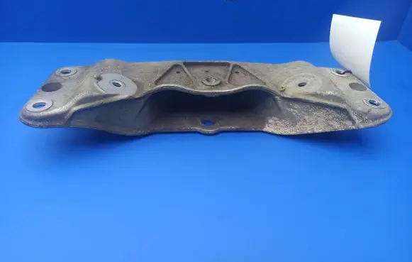 BMW 7 E65 E66 Gearbox mounting bracket 6759680