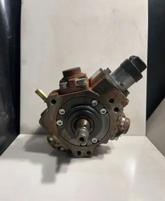 Volvo S40 Fuel injection high pressure pump 9683703780A 0445010102 04003012707