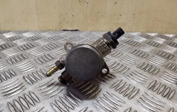 Volkswagen Eos Fuel injection high pressure pump 03C127026D