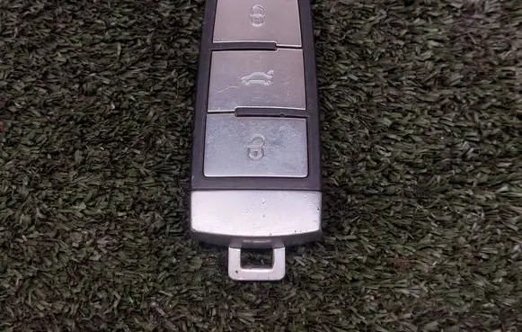 Volkswagen PASSAT B7 Ignition key/card 3C0905843T 3C0959752BA