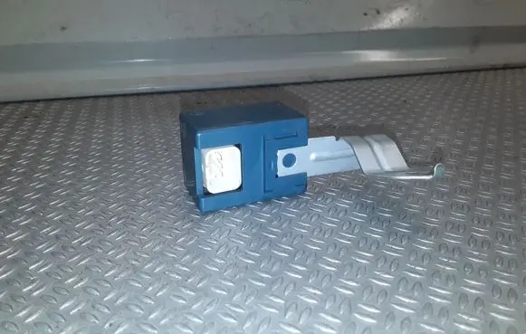 Toyota Prius (XW20) Window wiper relay 8594047010