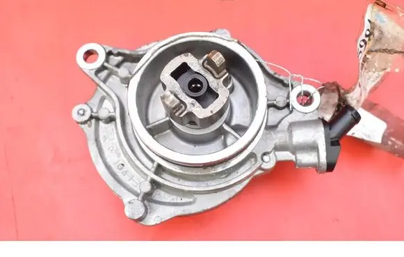 BMW X5 E70 Vacuum pump 779123204