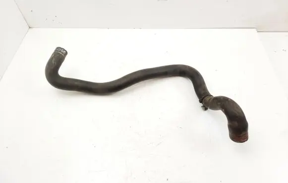 Coolant pipe/hose