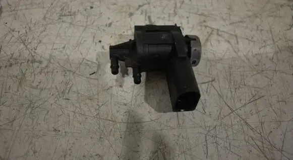 Volkswagen Touran II Turbo solenoid valve 1K0906283A