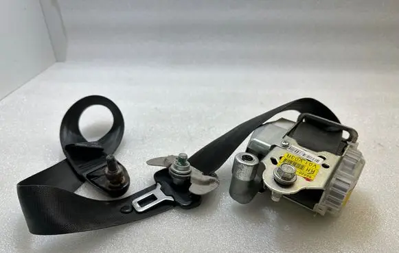 Hyundai i40 Front seatbelt 888103Z000 888203Z000