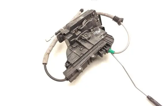 Mercedes-Benz Vito Viano W447 Front door lock A4477200335 ZGS008